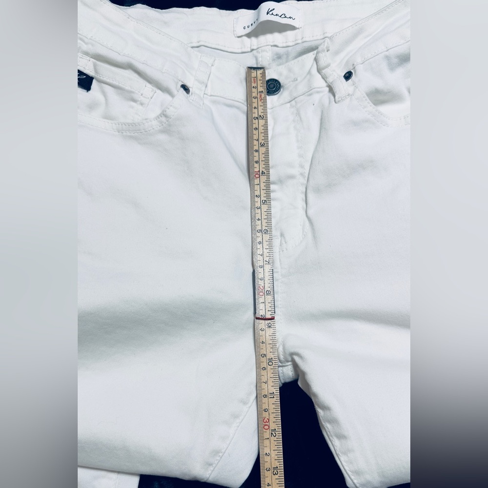 Total Academia Outfit! White High-Rise Skinny Jeans And Corset Style Top! View 6